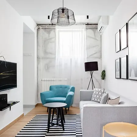 Hostgost Selected - Molerova 9 *