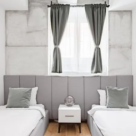 Hostgost Selected - Molerova 9