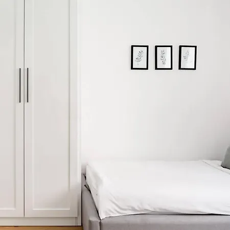 Hostgost Selected - Molerova 9